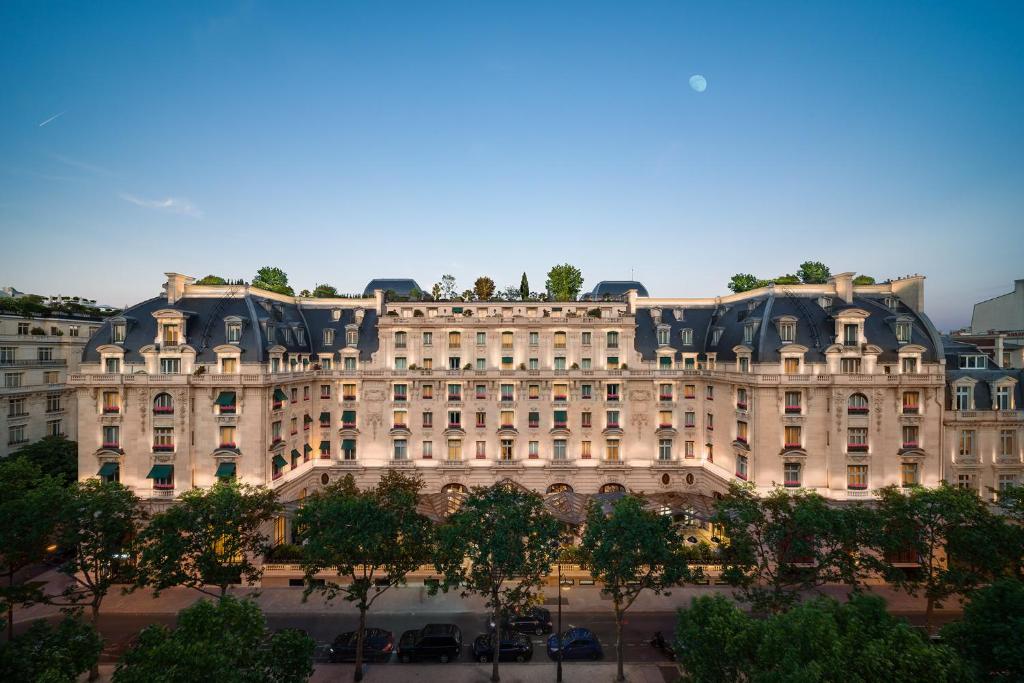 luxury hotels paris france