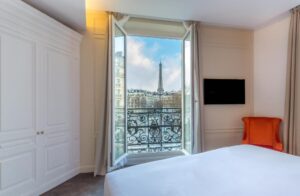 cheap hotels near eiffel tower paris france